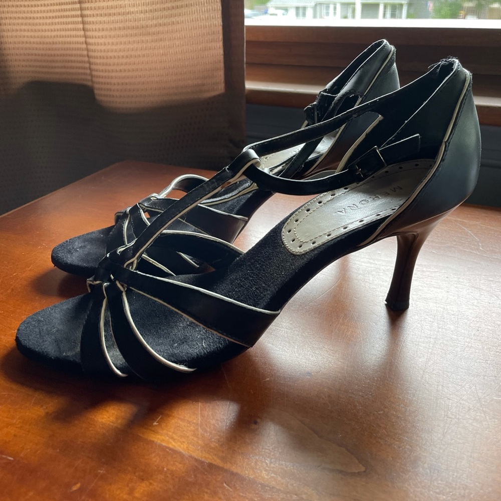 Heels - Picture 2 of 3